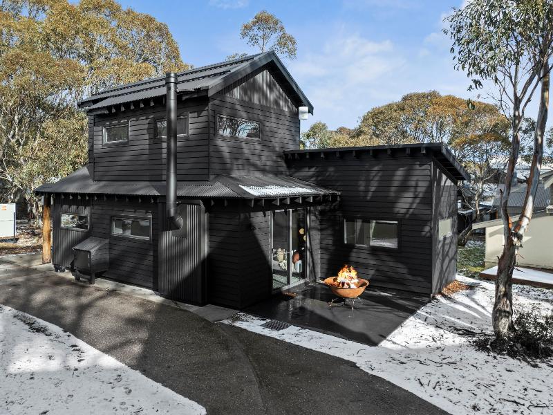 Dinner Plain Mt Hotham Accommodation — general view