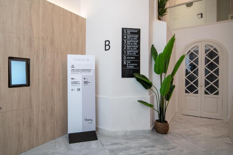 Libere Malaga Plaza Del Siglo image