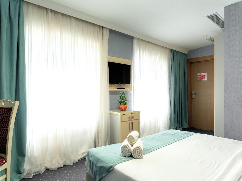 Alis Hotel Baku image