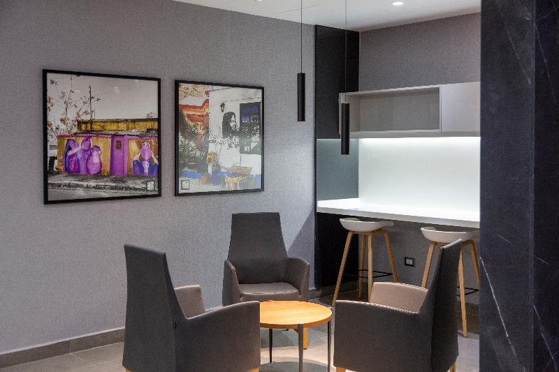 Liv Weibdeh Hotel Suites image