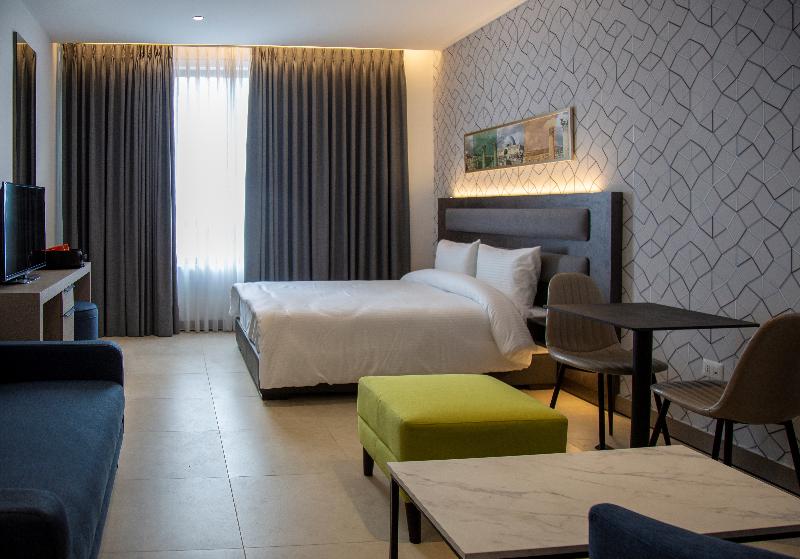 Liv Weibdeh Hotel Suites image