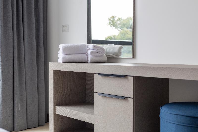 Liv Weibdeh Hotel Suites image