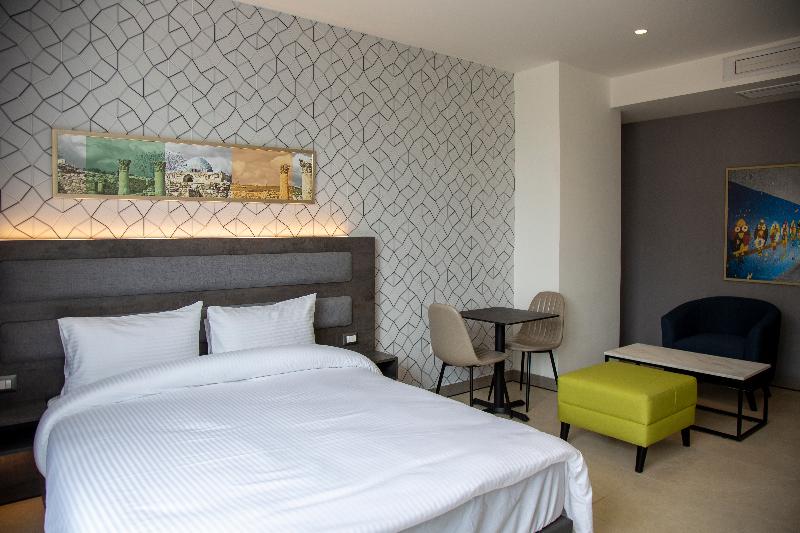 Liv Weibdeh Hotel Suites image