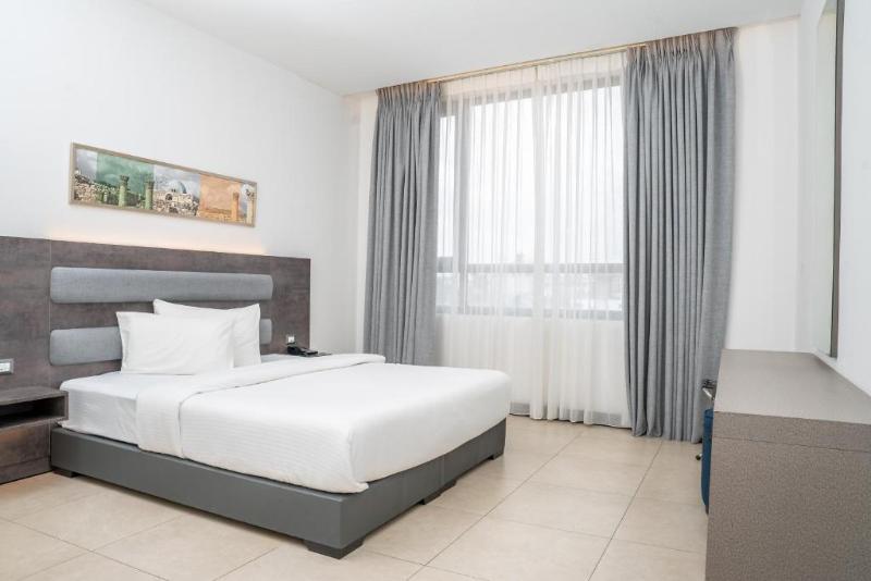 Liv Weibdeh Hotel Suites image