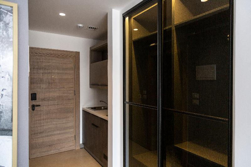 Liv Weibdeh Hotel Suites image