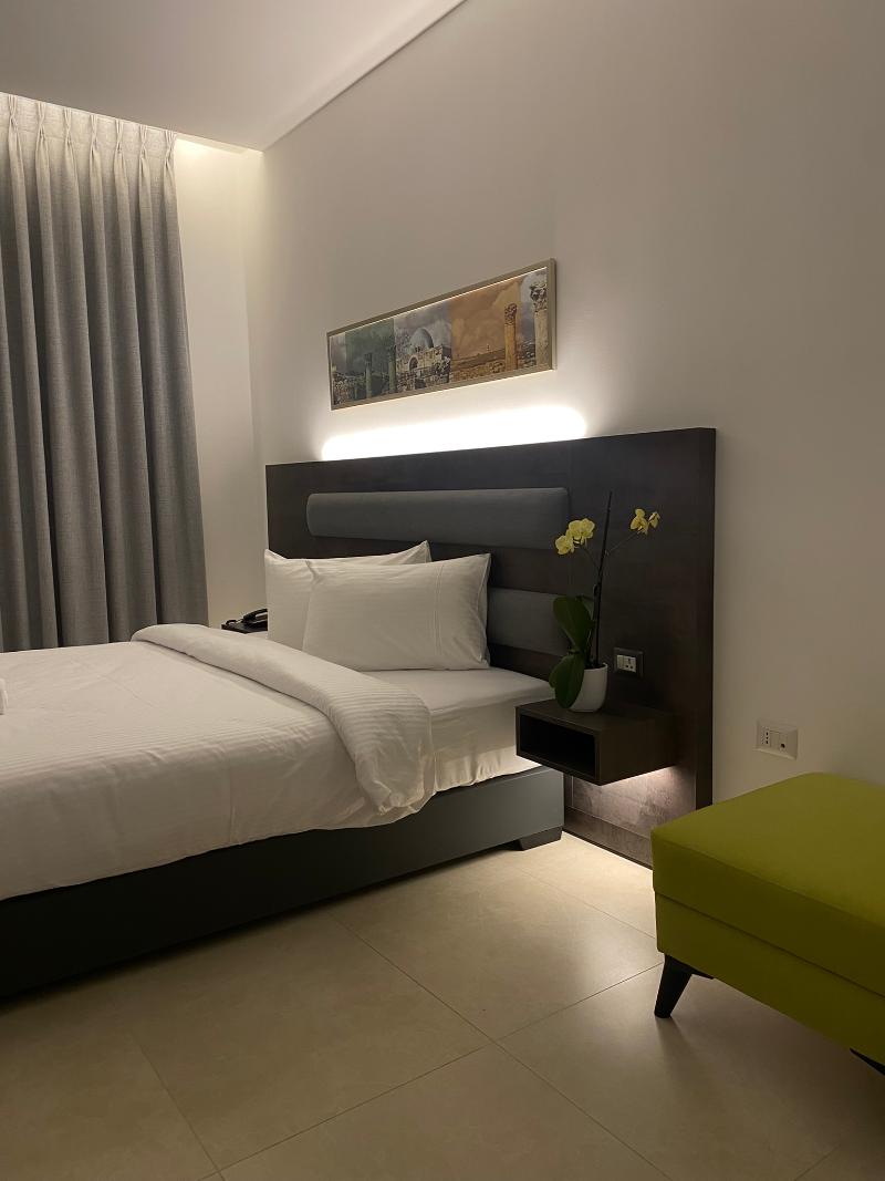 Liv Weibdeh Hotel Suites image