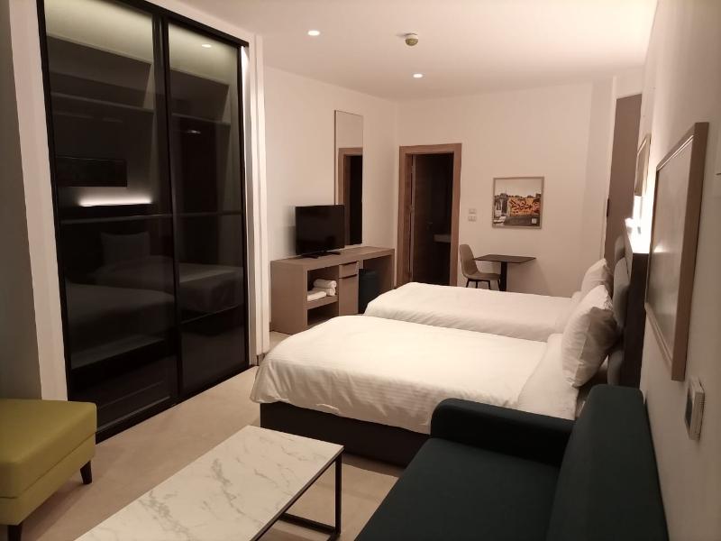 Liv Weibdeh Hotel Suites image