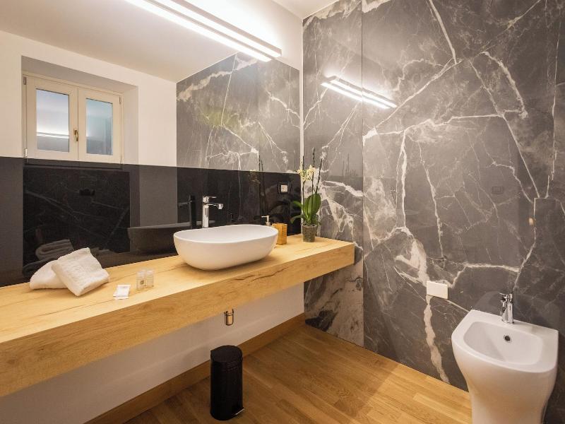 Divisi Suites & Spa image