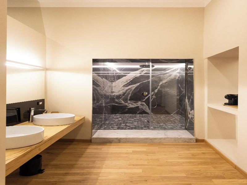 Divisi Suites & Spa image