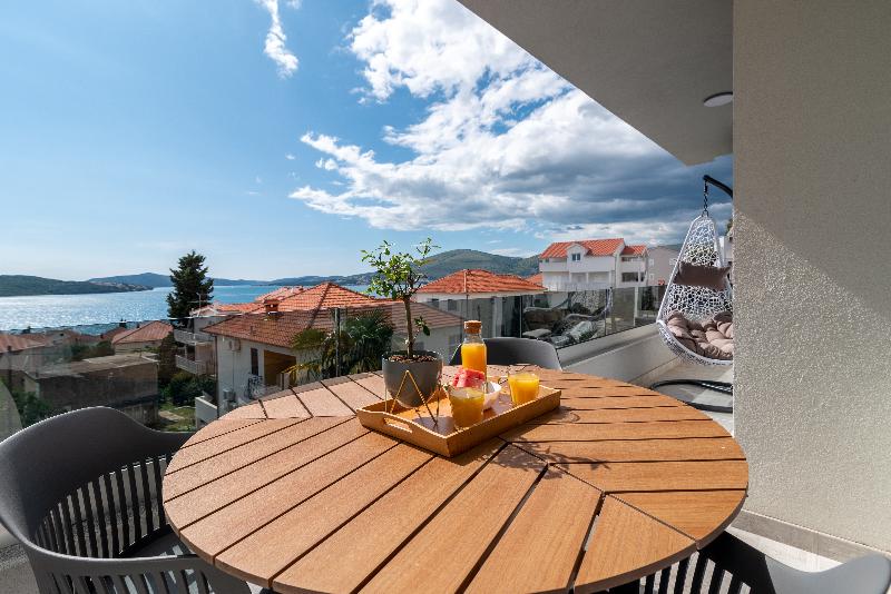 Villa Eight by D image