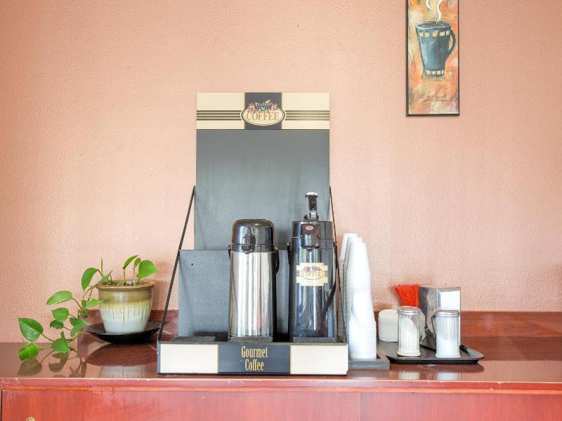 Oyo Woodland Hotel And Suites image