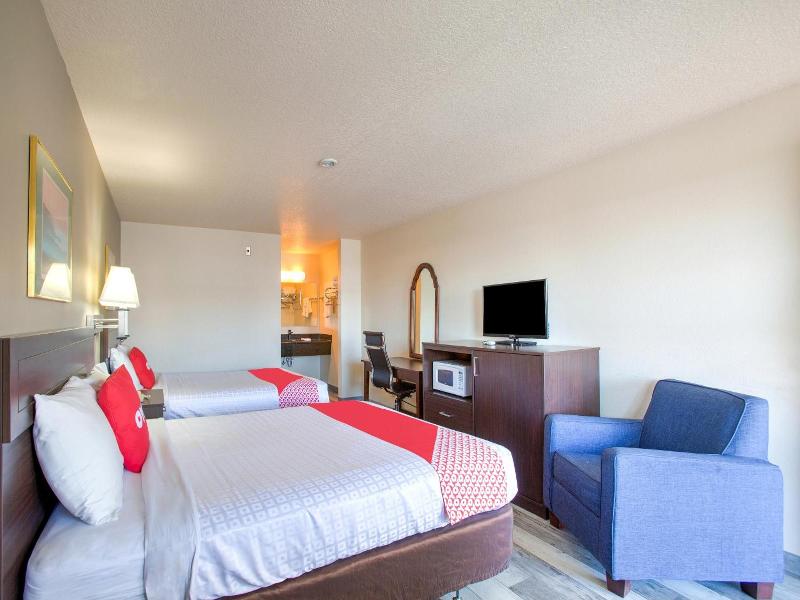 Oyo Woodland Hotel And Suites image