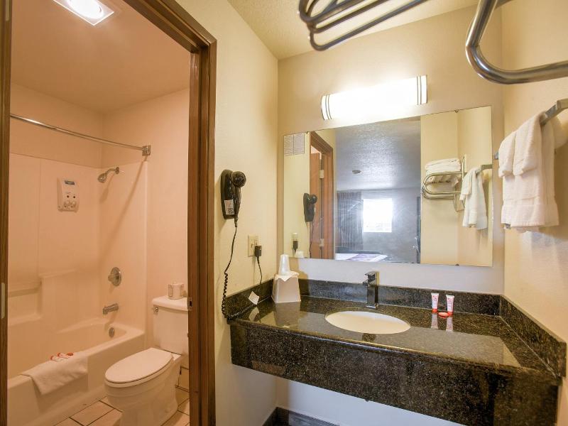 Oyo Woodland Hotel And Suites image