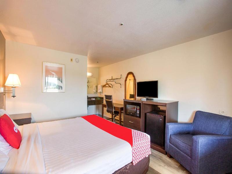 Oyo Woodland Hotel And Suites image