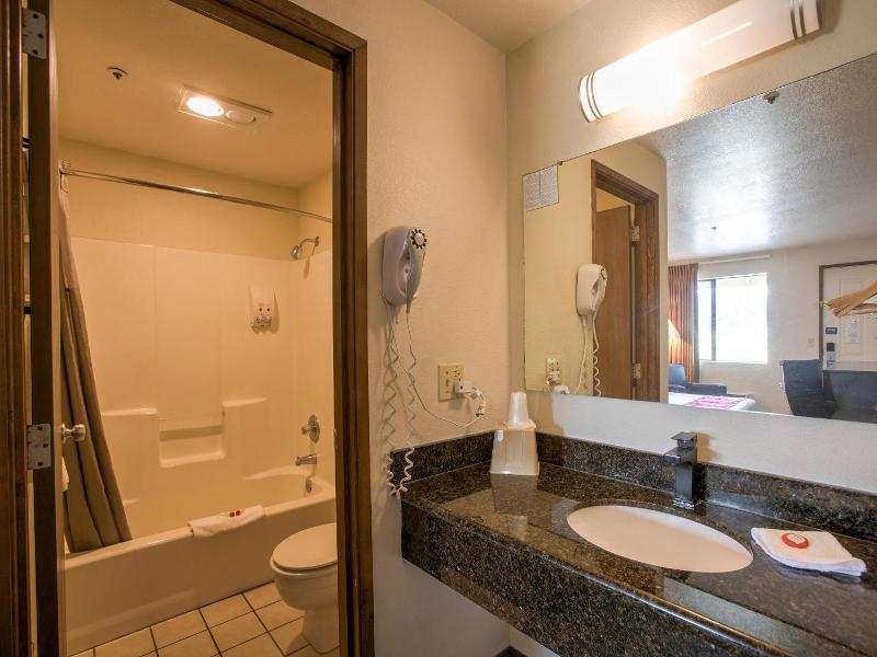 Oyo Woodland Hotel And Suites image