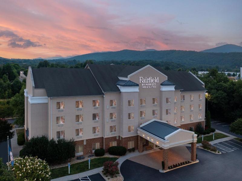 Fairfield Inn & Suites By Marriott Roanoke Holli