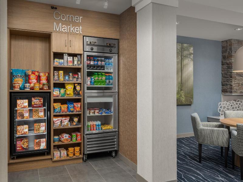 Fairfield Inn & Suites By Marriott Roanoke Holli