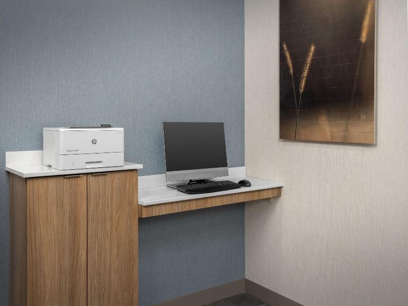 Fairfield Inn & Suites By Marriott Roanoke Holli