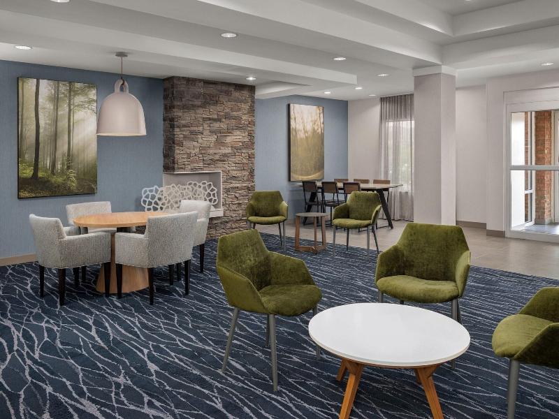 Fairfield Inn & Suites By Marriott Roanoke Holli