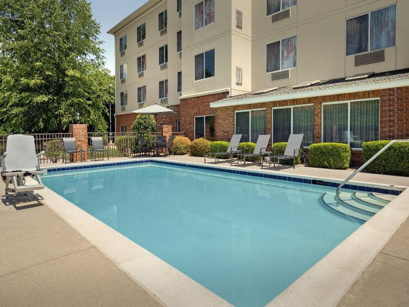 Fairfield Inn & Suites By Marriott Roanoke Holli