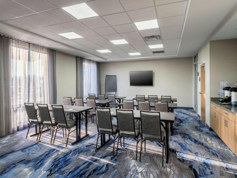 Fairfield Inn & Suites By Marriott Louisville Sh