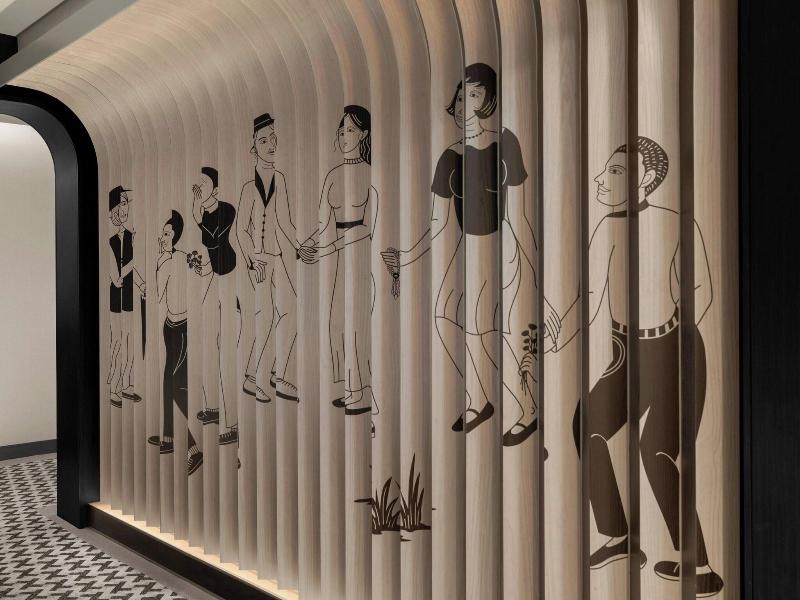 Madi Paidi Bangkok, Autograph Collection (marrio image