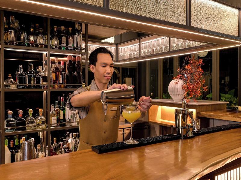 Madi Paidi Bangkok, Autograph Collection (marrio image