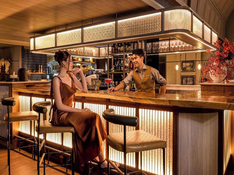 Madi Paidi Bangkok, Autograph Collection (marrio image