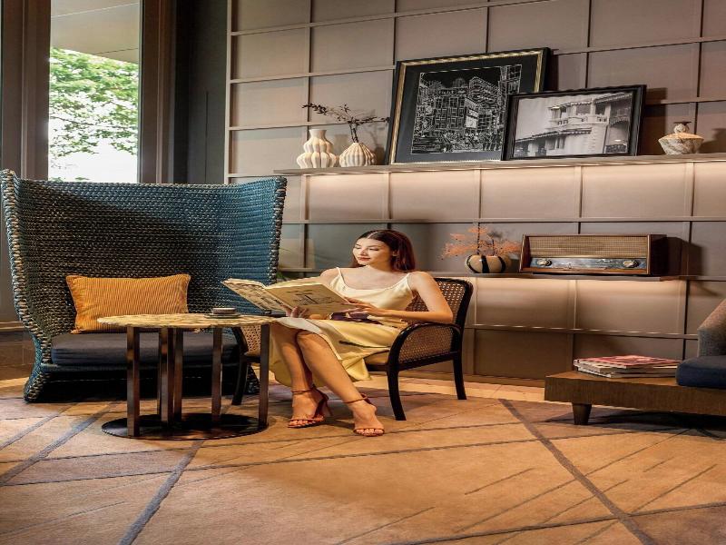 Madi Paidi Bangkok, Autograph Collection (marrio image