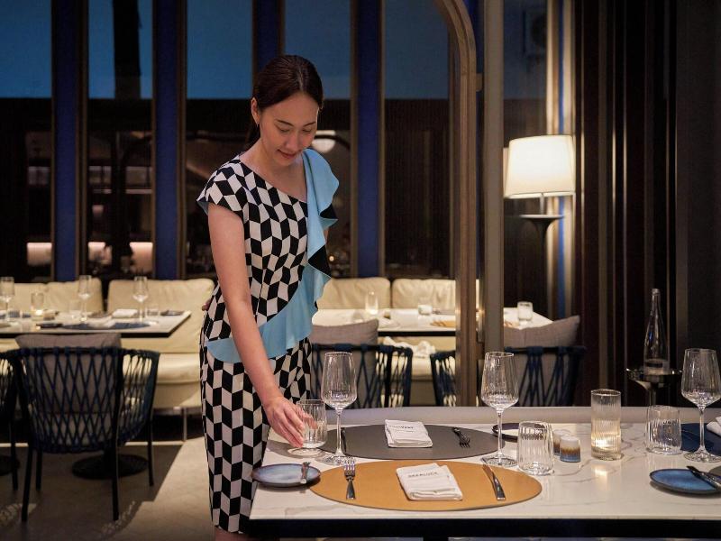 Madi Paidi Bangkok, Autograph Collection (marrio image