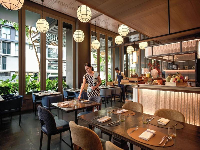 Madi Paidi Bangkok, Autograph Collection (marrio image