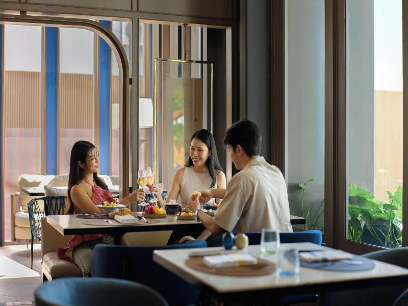 Madi Paidi Bangkok, Autograph Collection (marrio image