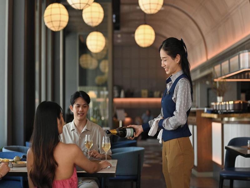 Madi Paidi Bangkok, Autograph Collection (marrio image