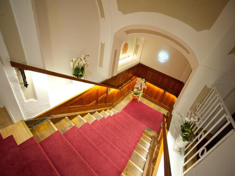 Stadthotel Zur Goldenen Krone image