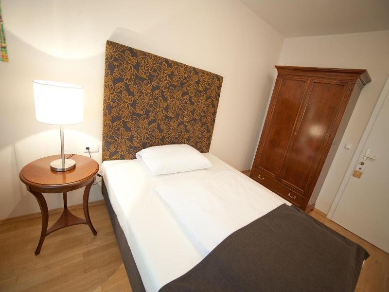 Stadthotel Zur Goldenen Krone image