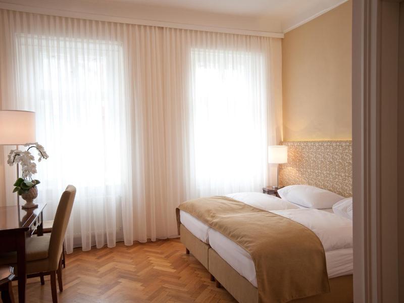 Stadthotel Zur Goldenen Krone image