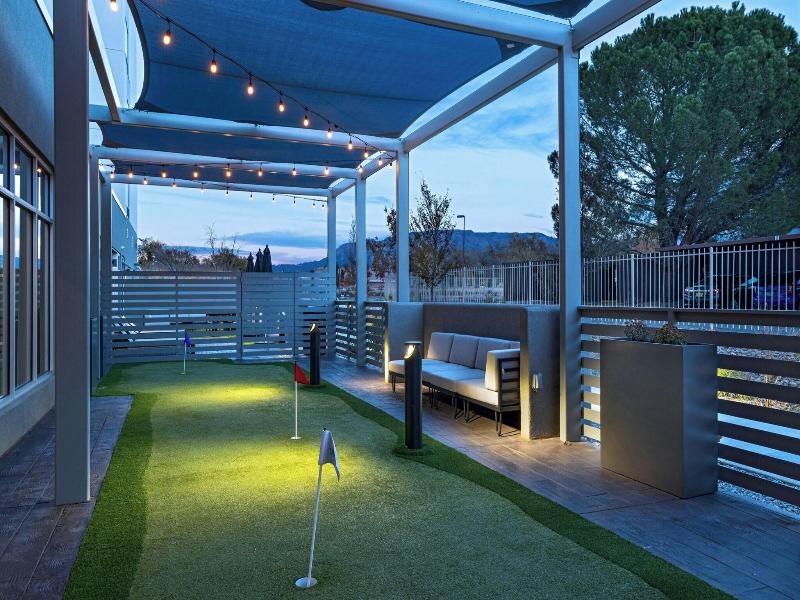 Fairfield By Marriott Inn & Suites Albuquerque U