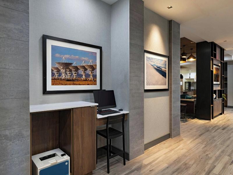 Fairfield By Marriott Inn & Suites Albuquerque U