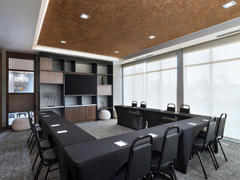 Fairfield By Marriott Inn & Suites Albuquerque U