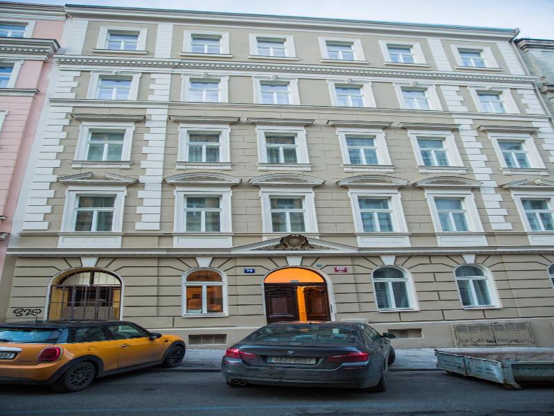 Gregory House image
