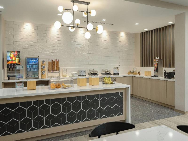 Towneplace Suites By Marriott Cincinnati Oakley image