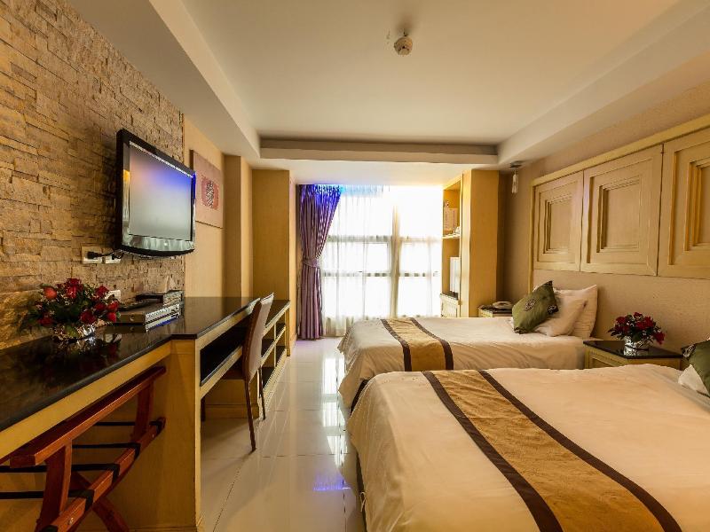 Smart Suites Bangkok image