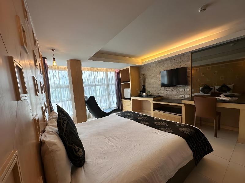 Smart Suites Bangkok image