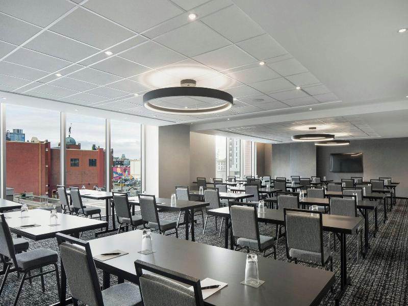 Ac Hotel By Marriott Ottawa Dwtn