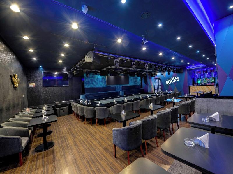 Howard Johnson Plaza By Wyndham Dubai Deira image