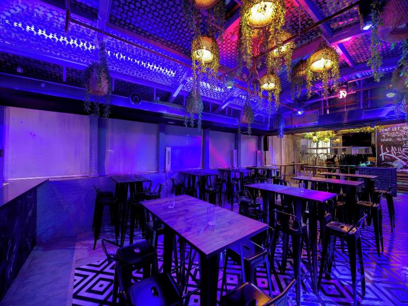 Howard Johnson Plaza By Wyndham Dubai Deira image