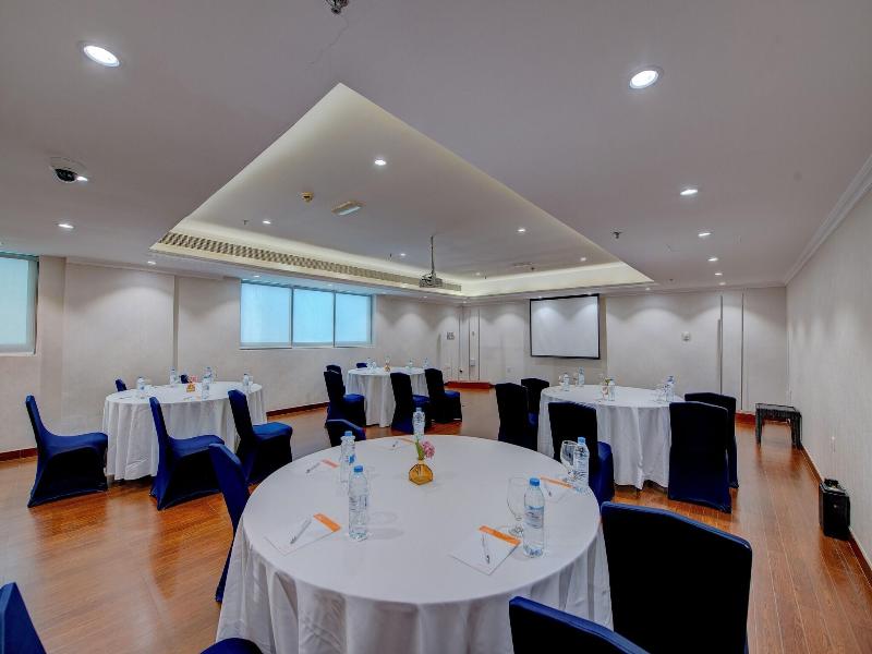 Howard Johnson Plaza By Wyndham Dubai Deira image