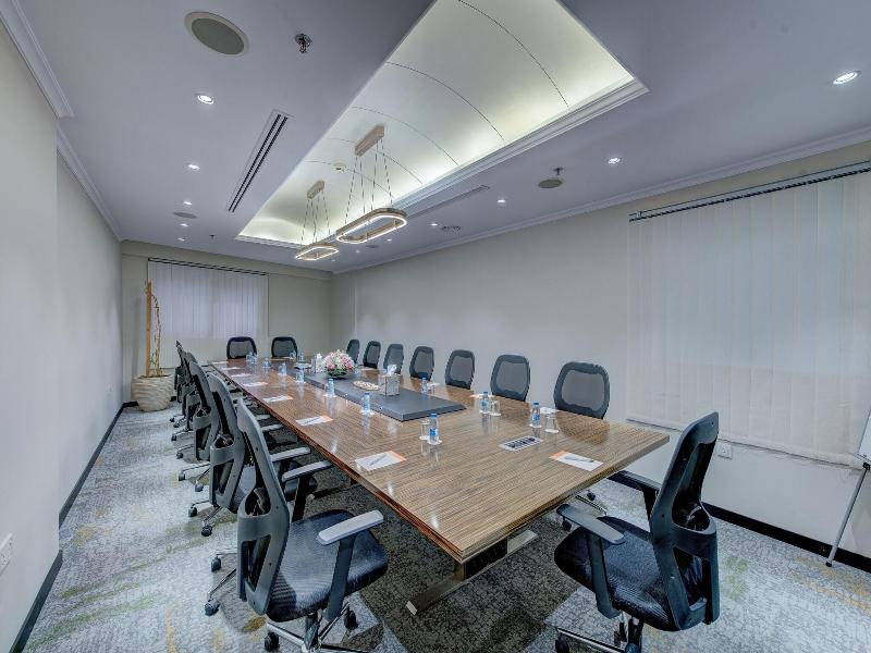 Howard Johnson Plaza By Wyndham Dubai Deira image
