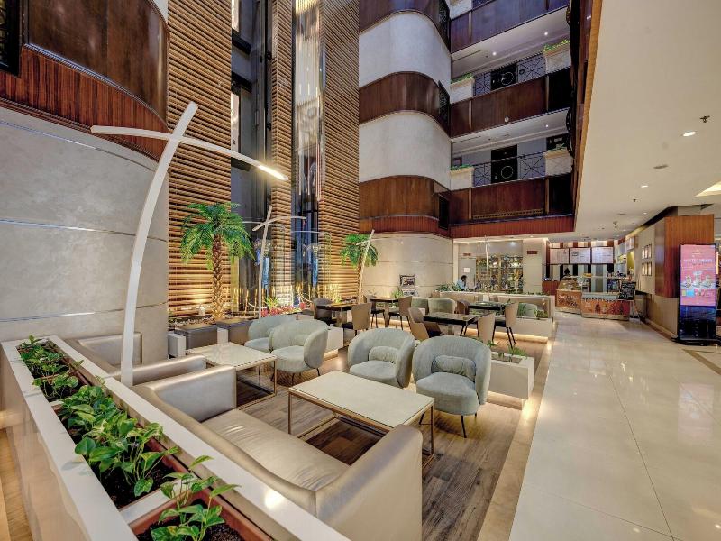 Howard Johnson Plaza By Wyndham Dubai Deira image