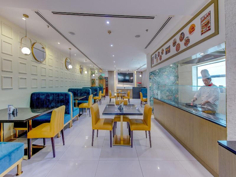 Howard Johnson Plaza By Wyndham Dubai Deira image